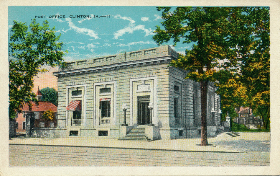 Clinton, Iowa Post Office Post Card