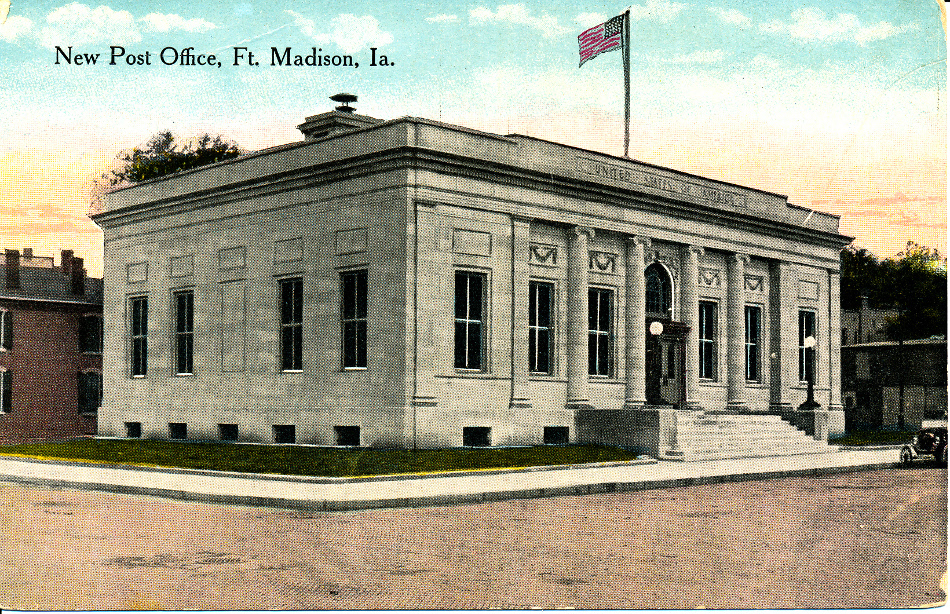 Fort Madison, Iowa Post Office Post Card